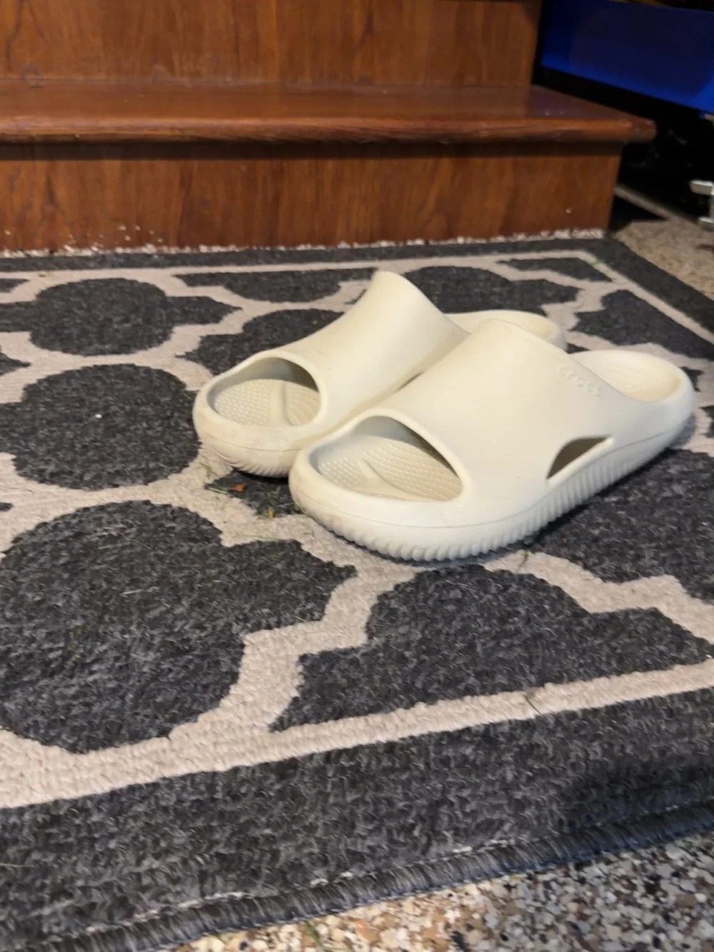 CROCS lightweight beige